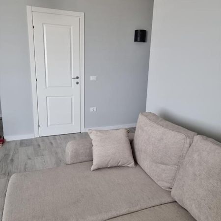 Apartament 2 Camere Eliberarii Köstence Dış mekan fotoğraf