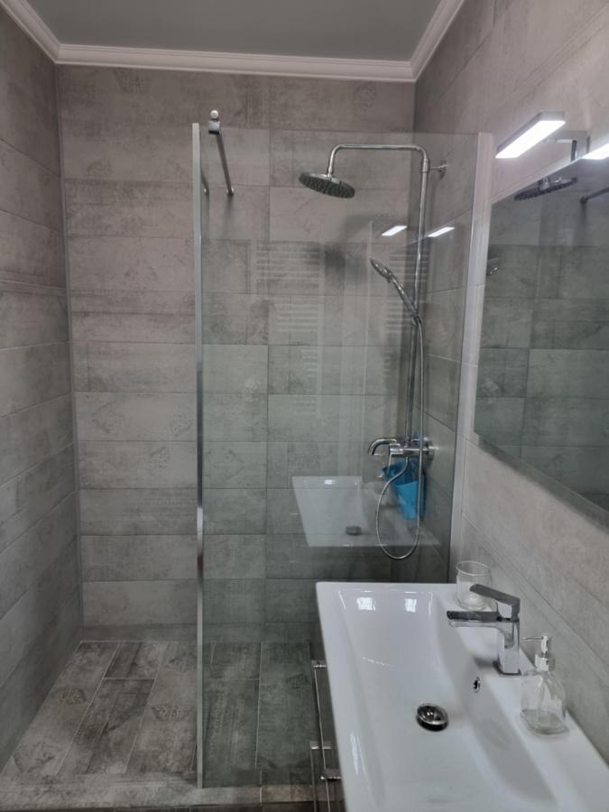 Apartament 2 Camere Eliberarii Köstence Dış mekan fotoğraf